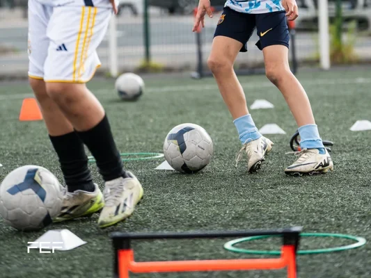 Entraînement football enfants à l'académie AJ2Sport